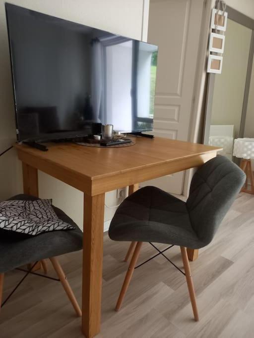 Le Doubs Cosy Lägenhet Besançon Exteriör bild