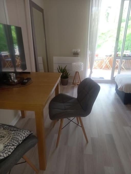 Le Doubs Cosy Lägenhet Besançon Exteriör bild